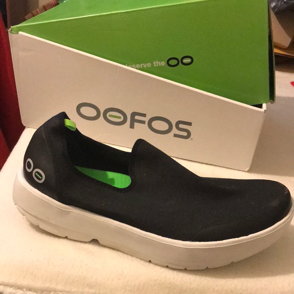 Oofos black shoes